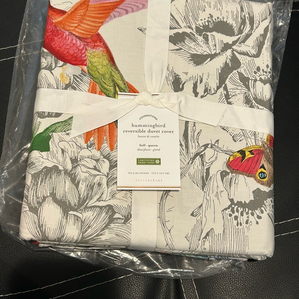 Pottery Barn Hummingbird Reversible Duvet Cover - Green and Red
